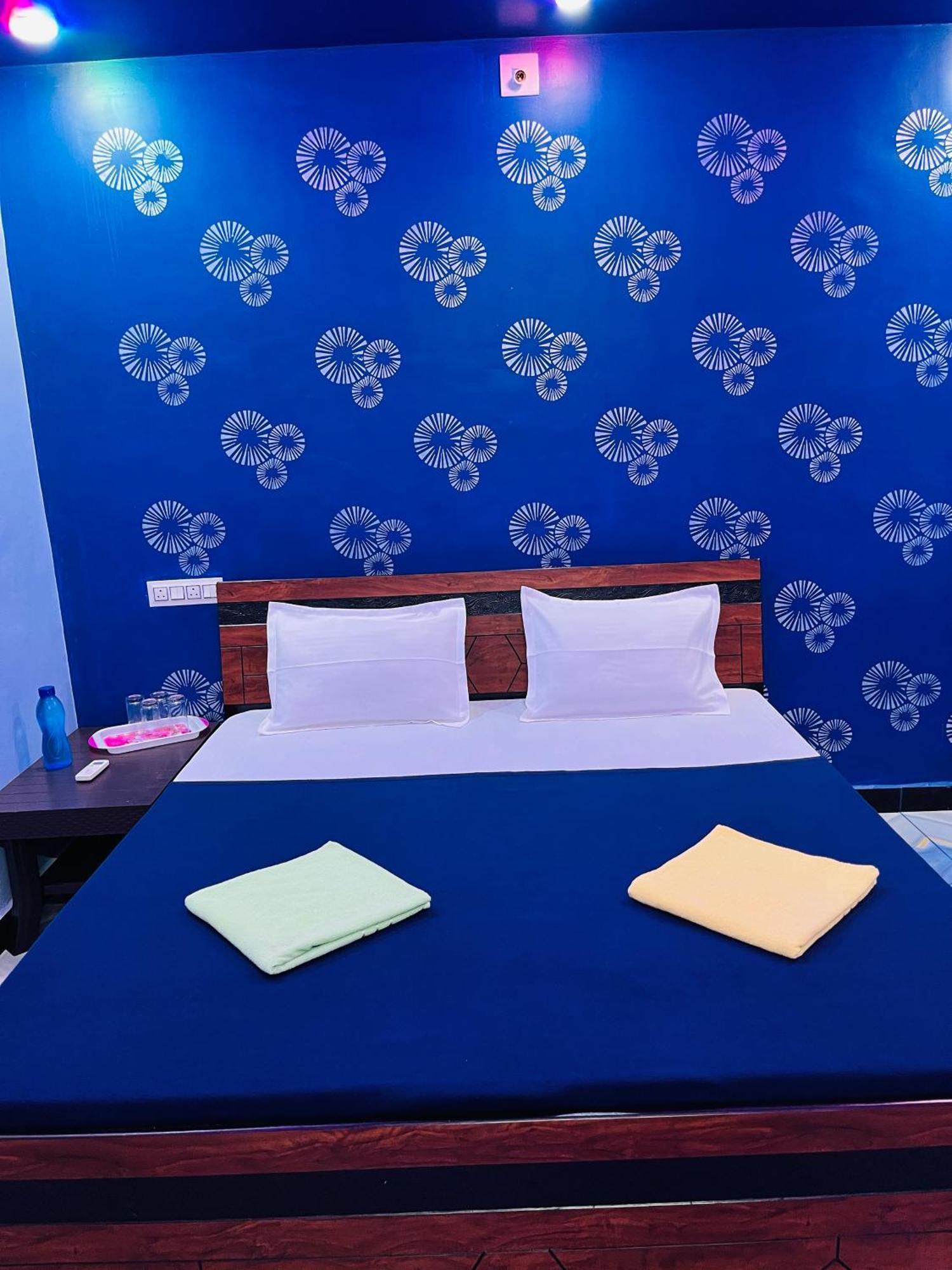 Kamdhenu Home Stay Garudeshwar Bagian luar foto