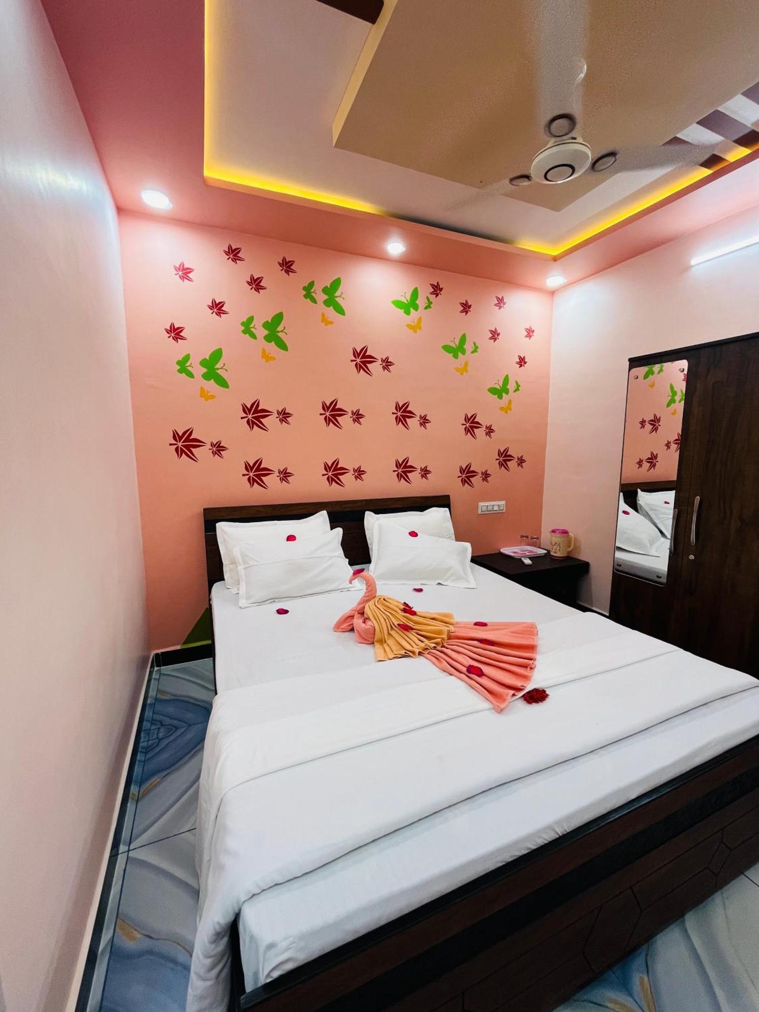 Kamdhenu Home Stay Garudeshwar Bagian luar foto