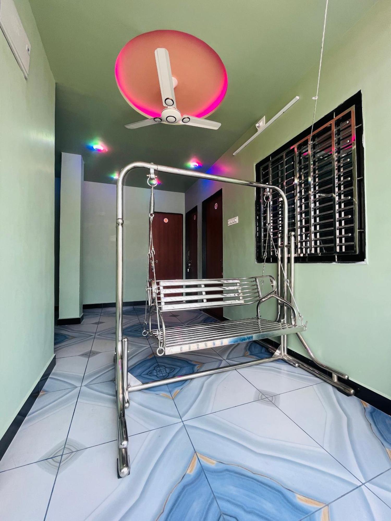 Kamdhenu Home Stay Garudeshwar Bagian luar foto